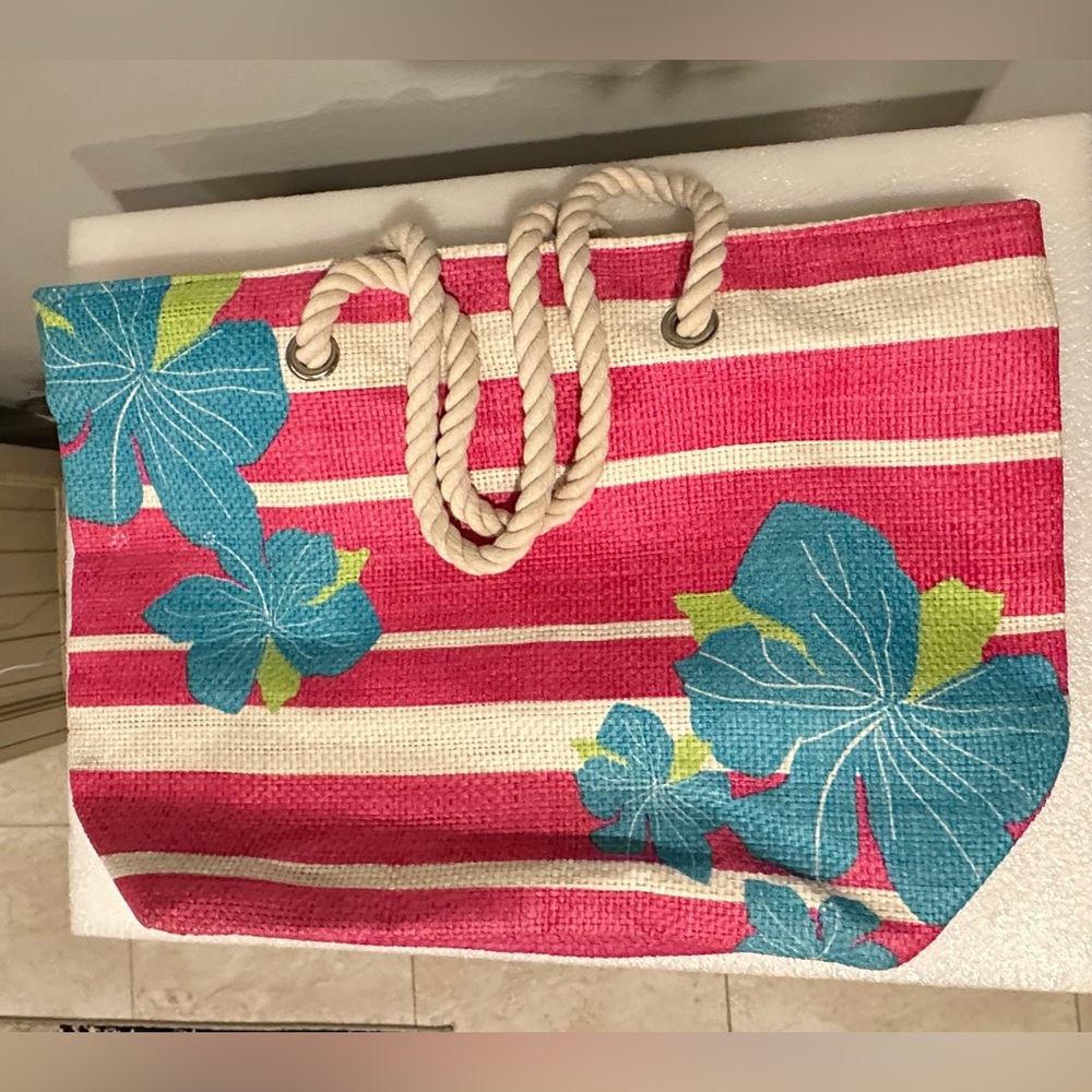 Cappelli Straworld Hibiscus Straw Zippered Beach Tote With Twisted Rope Handles - Picture 3 of 6